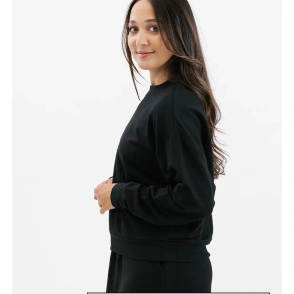 Smash + Tess Hang Out Crew - Picture 3 of 9